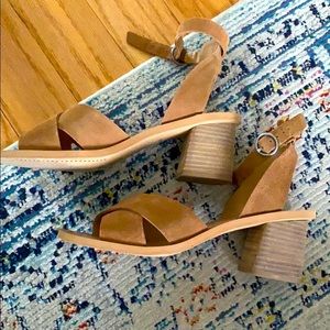 Dolce Vita Leather Tan Heeled Sandals ✨